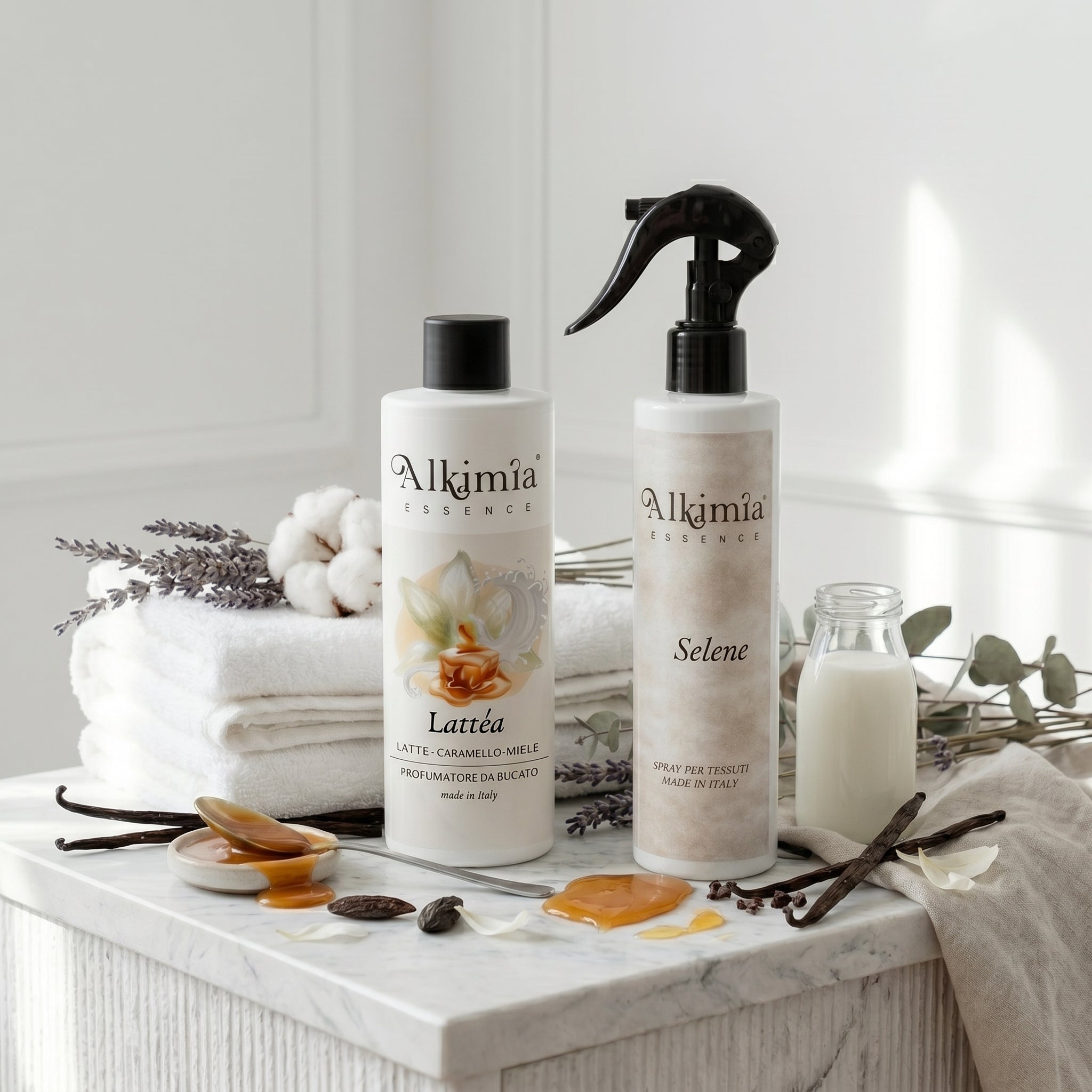 Kit Coccole Gourmand: Selene Spray (300 ml) + Lattea Profumatore (200 ml) | Alkimia Essence